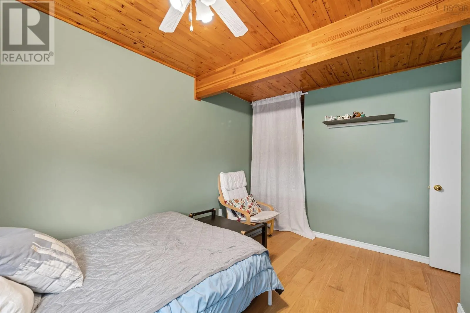 128 Bromley Road