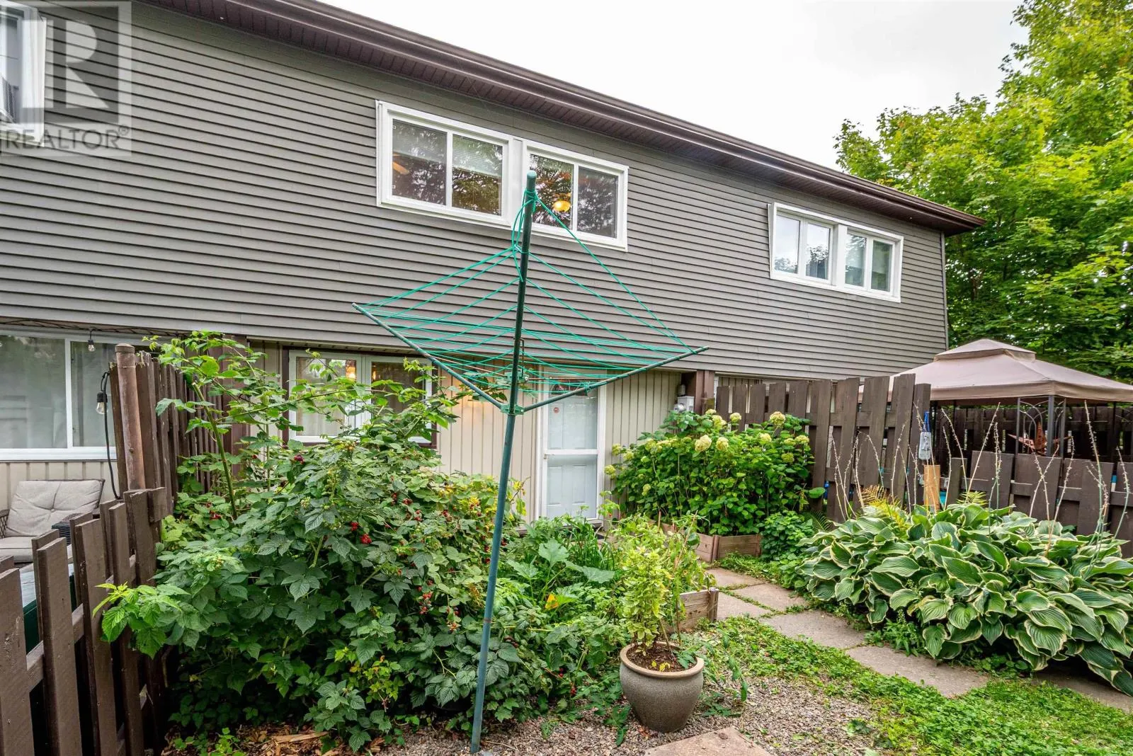 128 Bromley Road