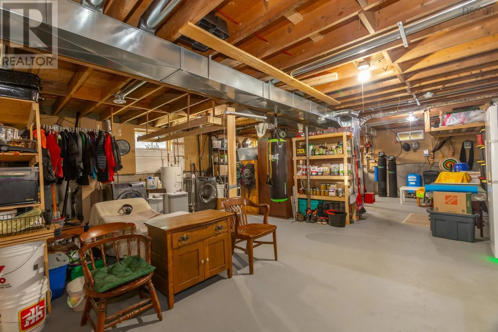 1136 Highway 8