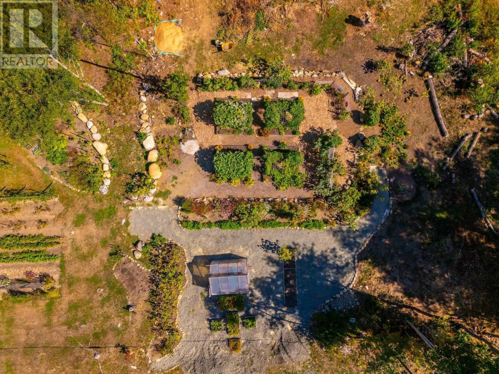 1136 Highway 8