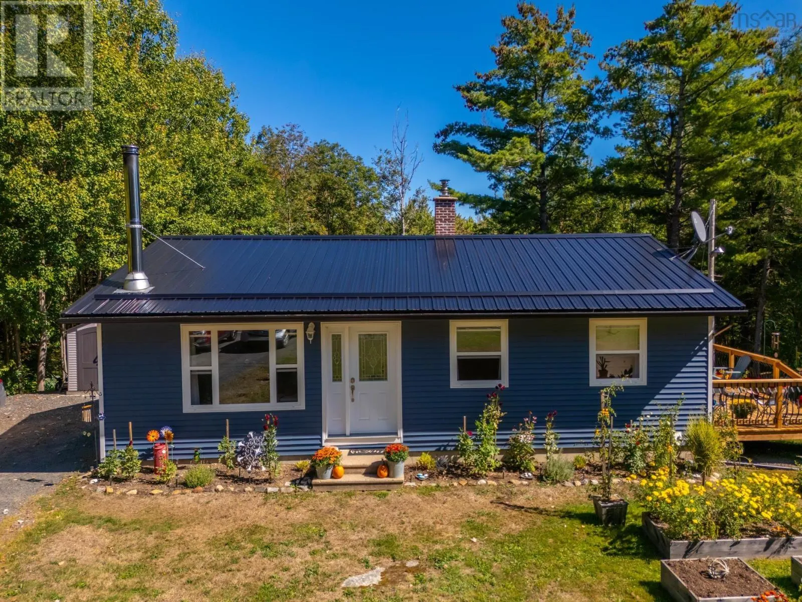 1136 Highway 8