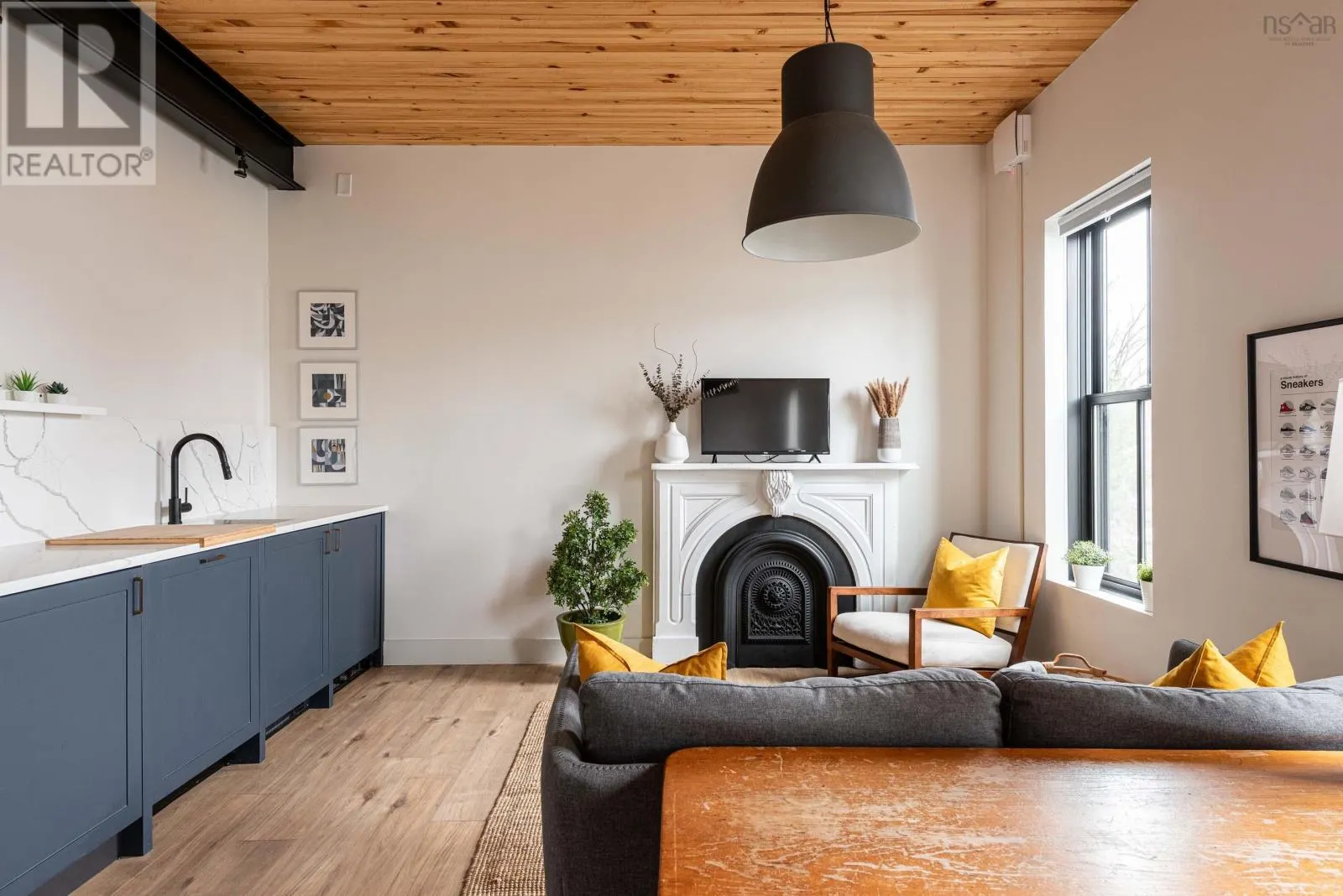 2851 Agricola Street