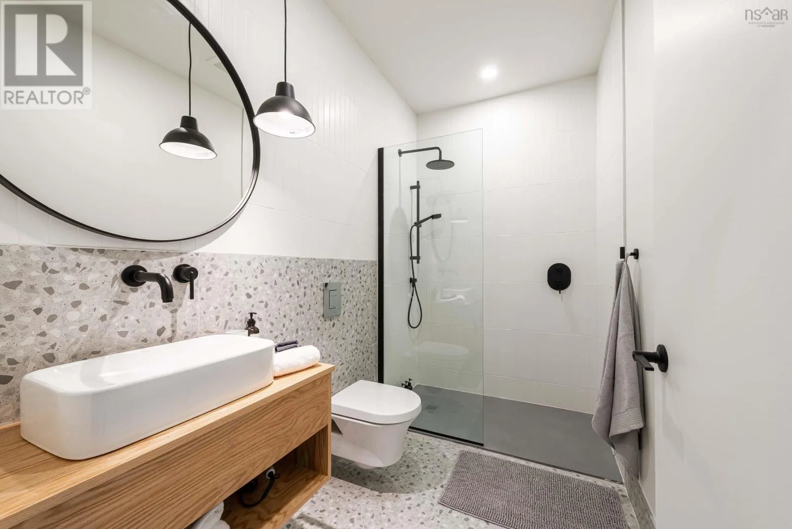 2851 Agricola Street