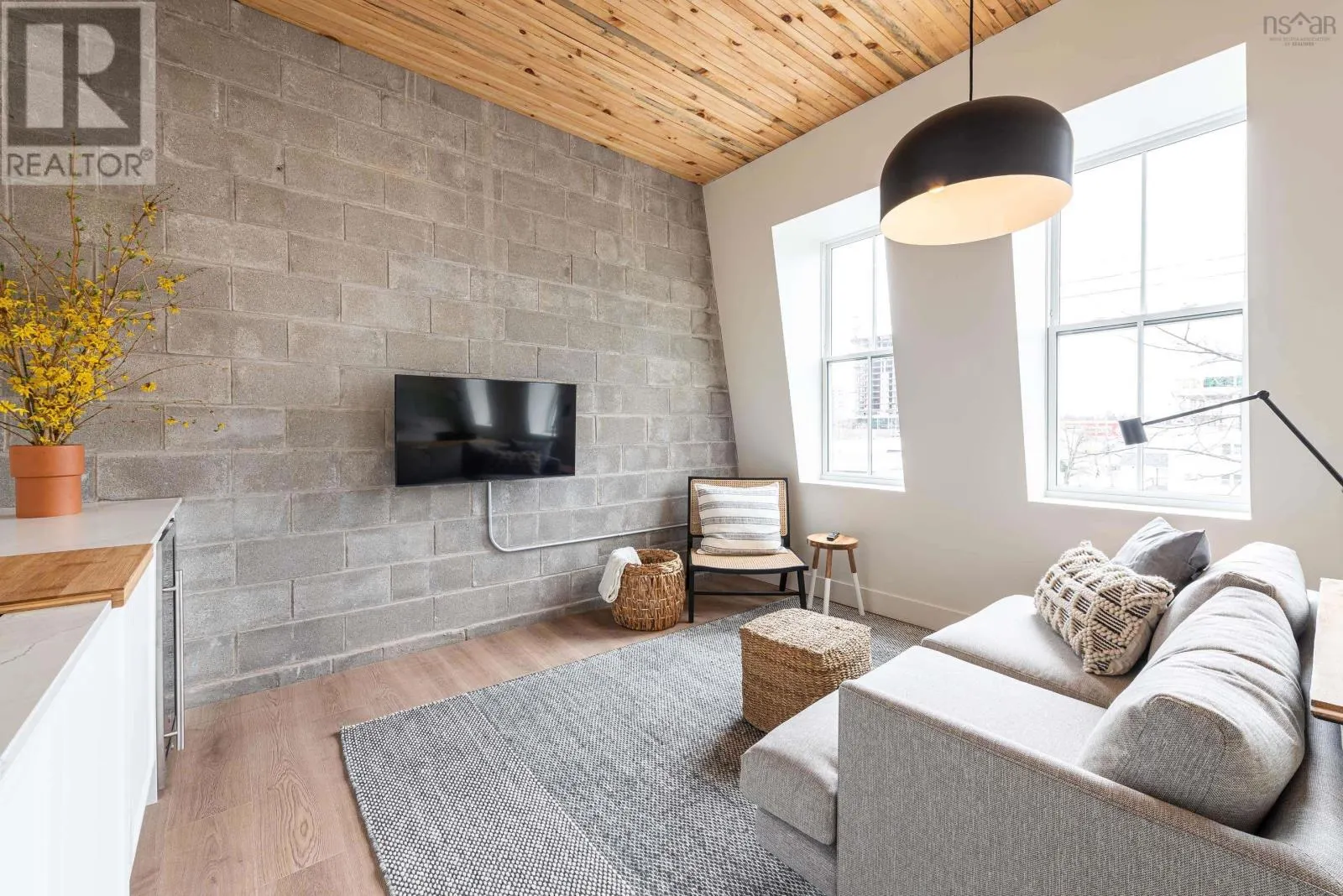 2851 Agricola Street