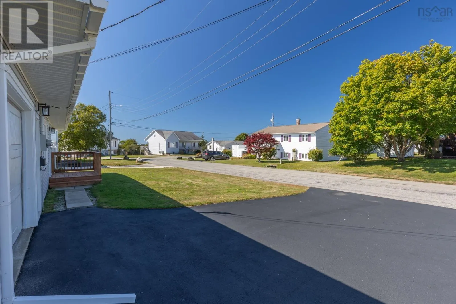 11 Hood Crescent