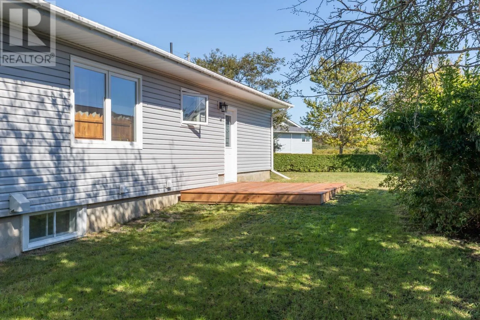 11 Hood Crescent