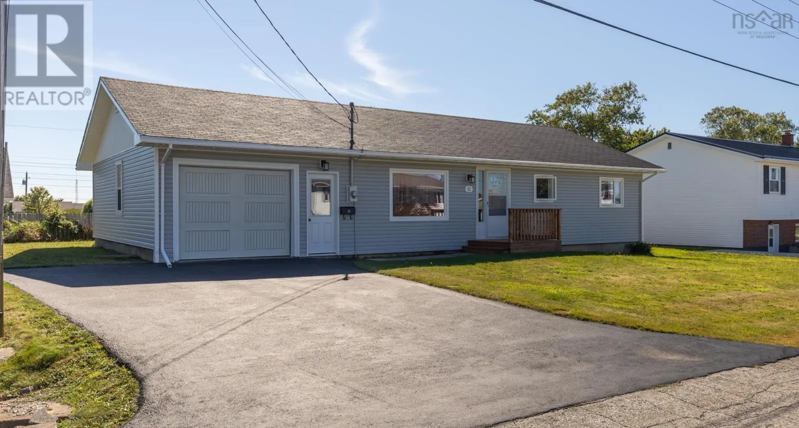 11 Hood Crescent