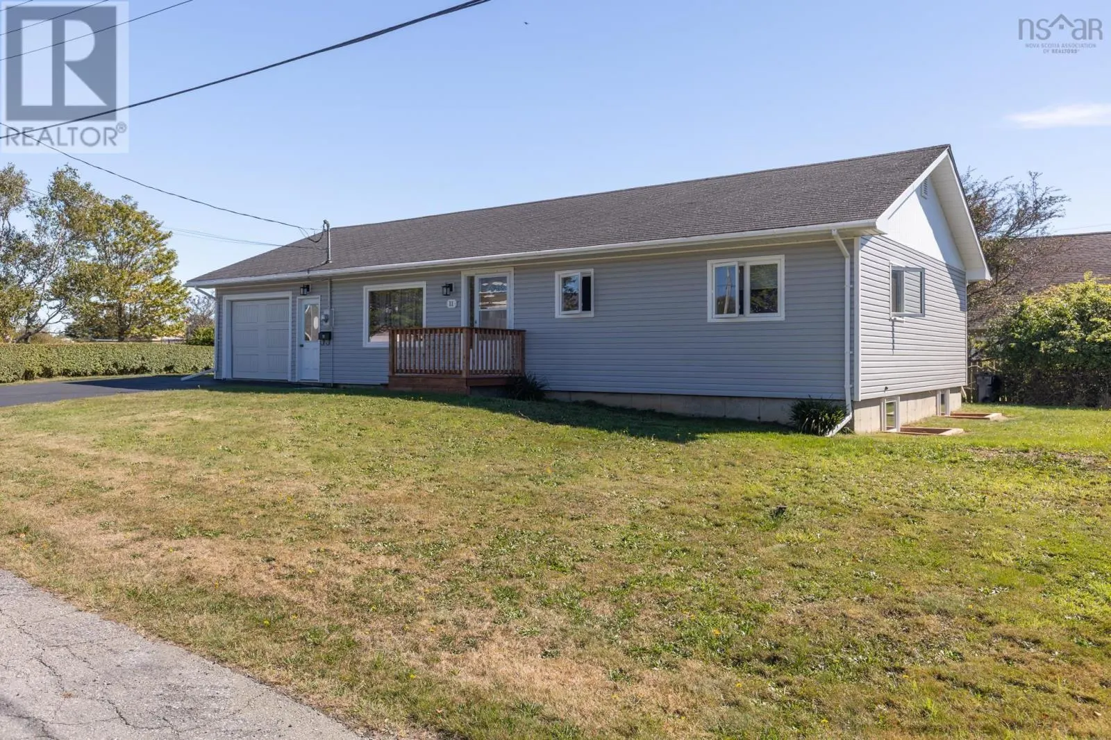 11 Hood Crescent