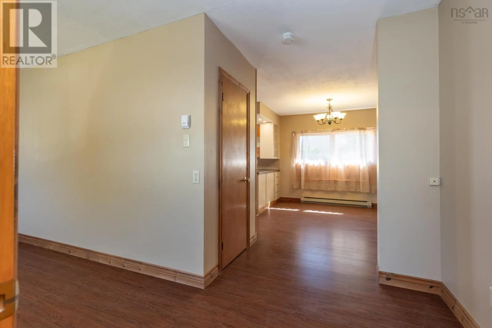 11 Hood Crescent
