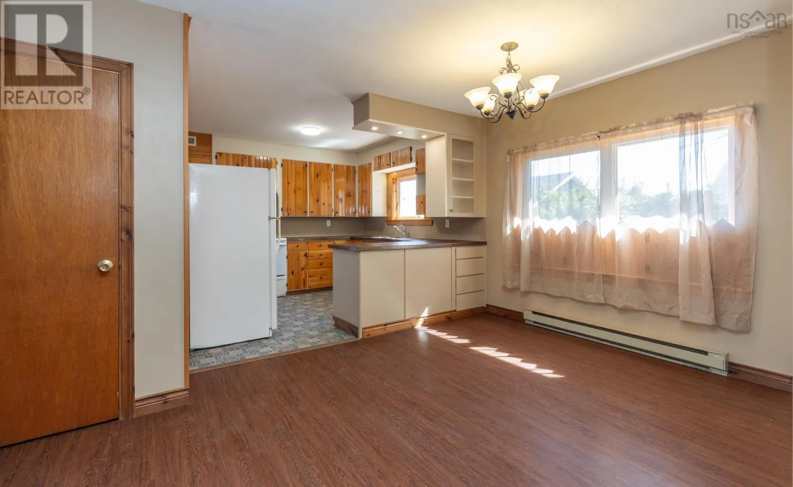 11 Hood Crescent