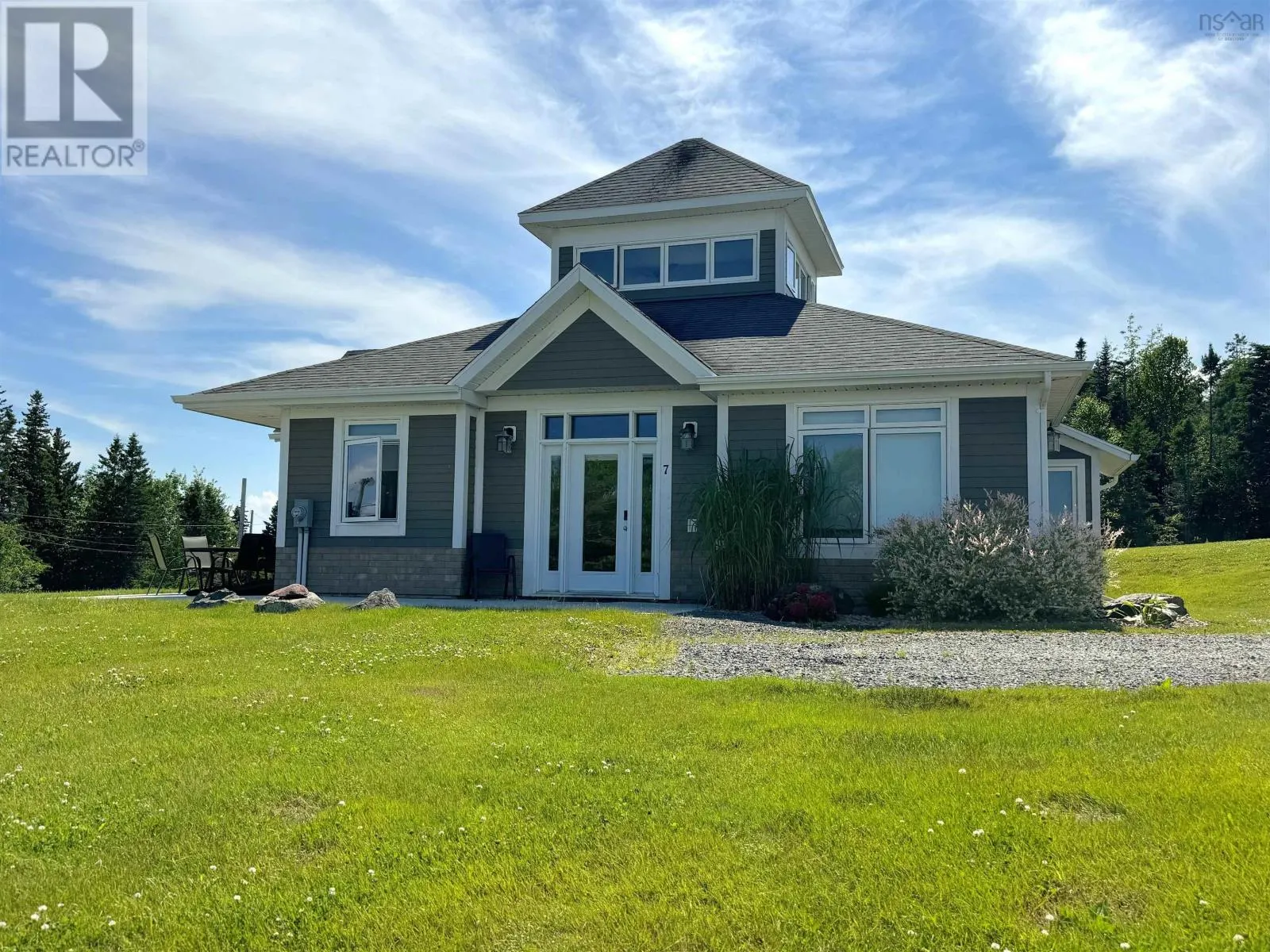 7 Bell Bay Way