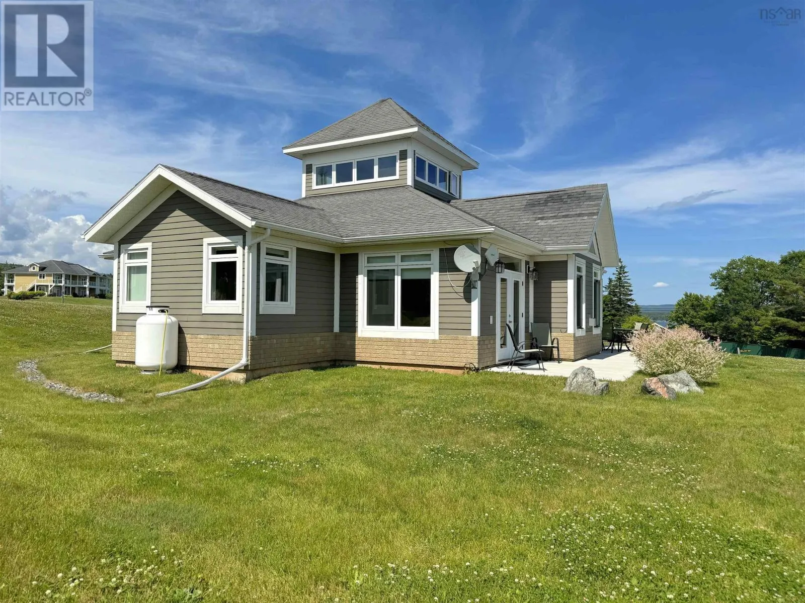 7 Bell Bay Way