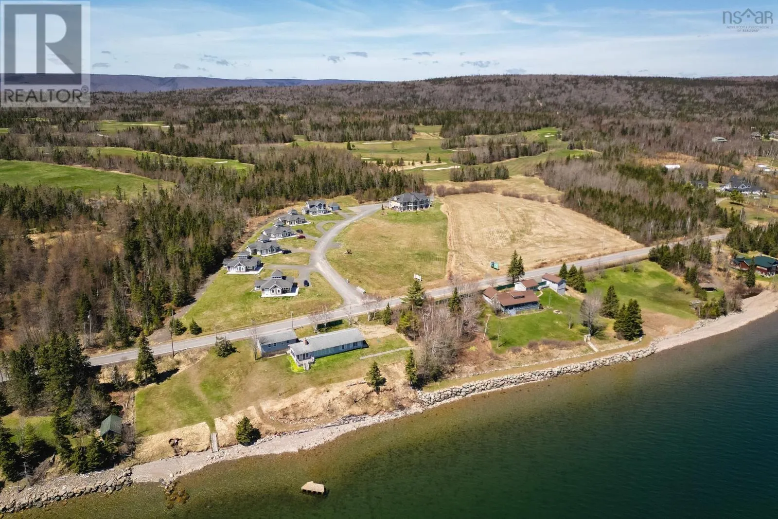 7 Bell Bay Way