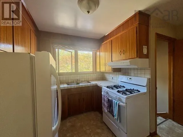2695 Lingan Road