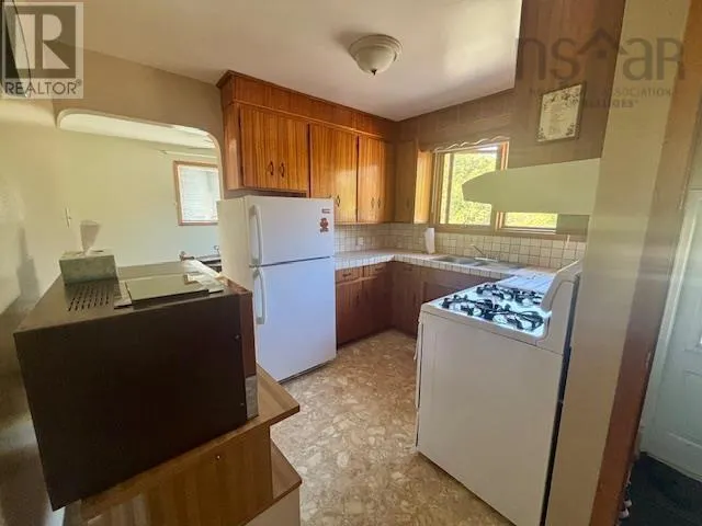 2695 Lingan Road