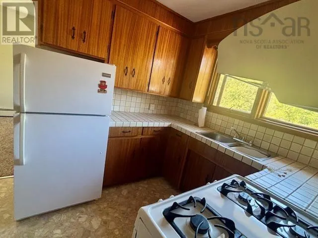 2695 Lingan Road