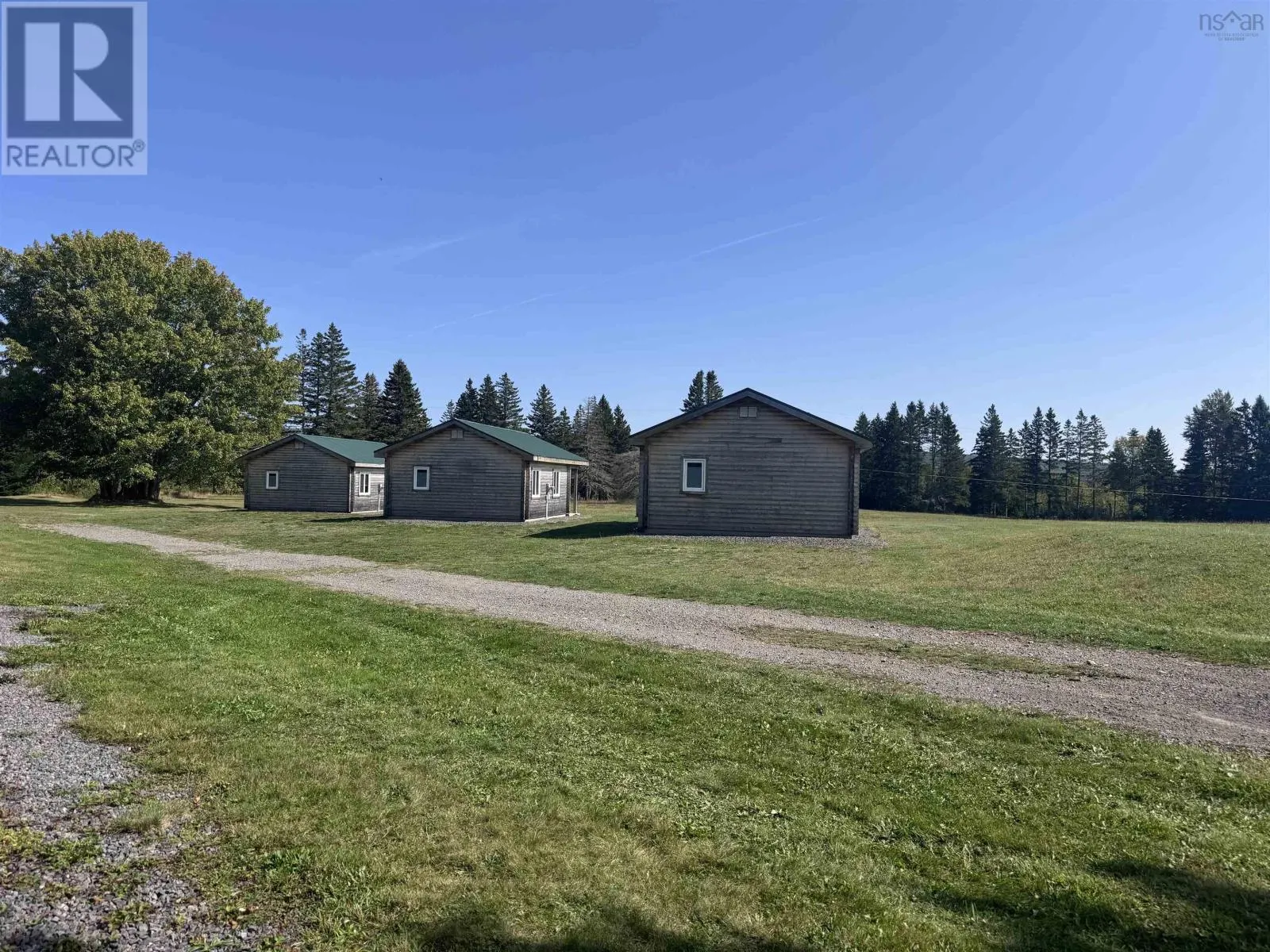 1047 West Side Middle River Road