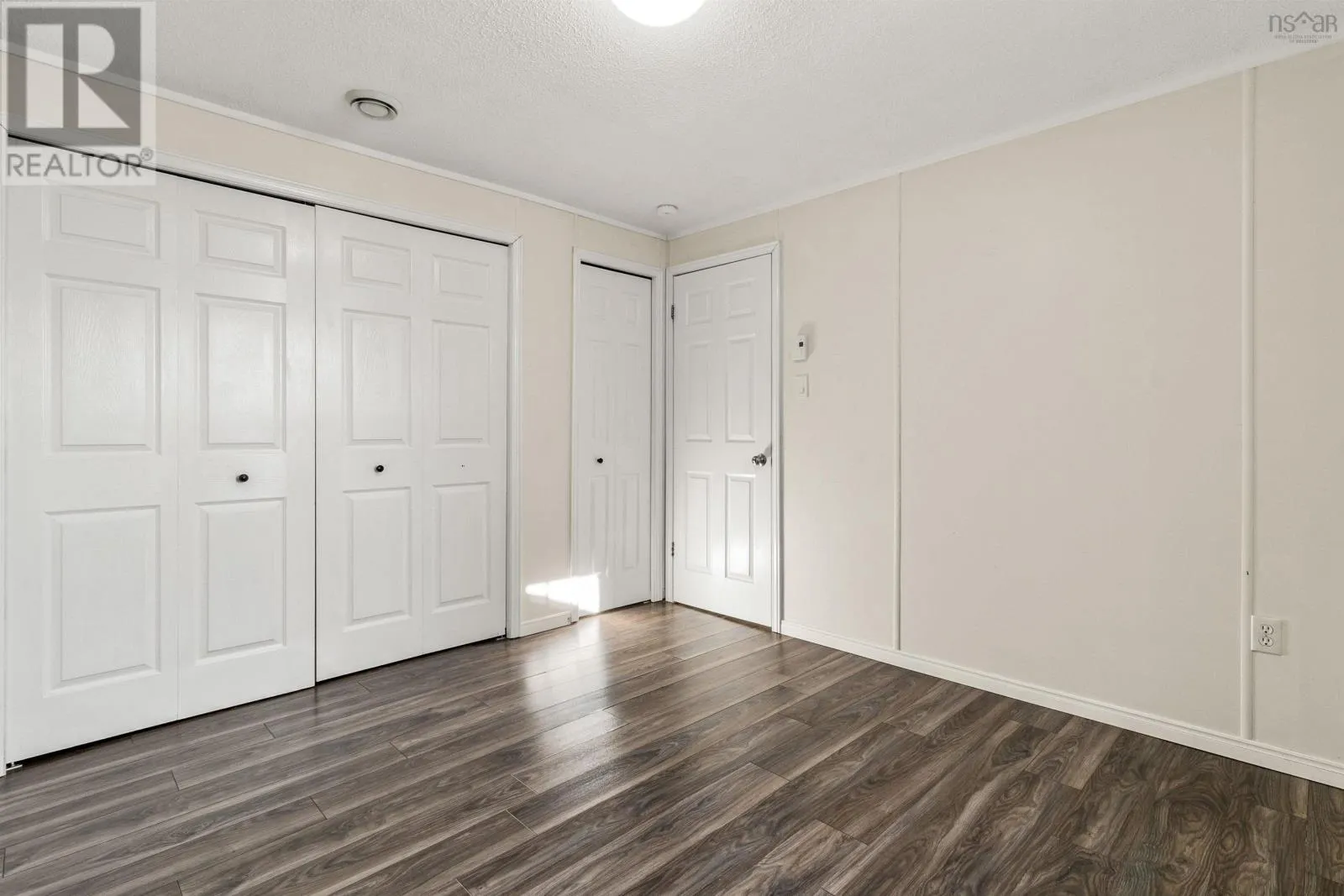 30 Hillside Drive
