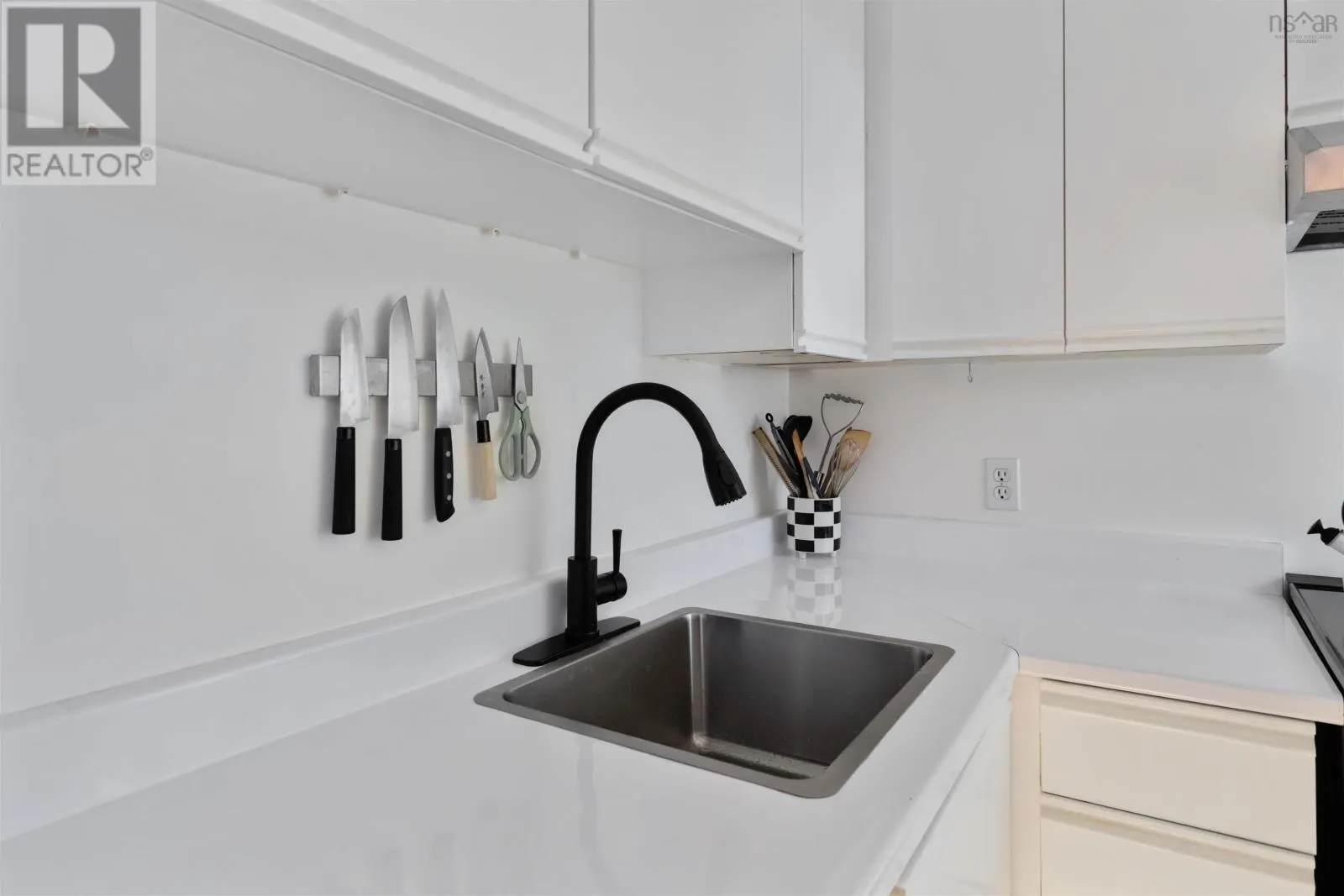 Unit 2 1187 Queen Street