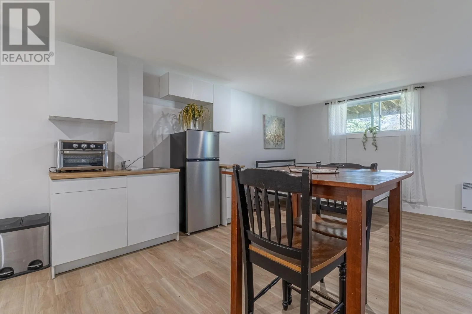 85 FERRY Road