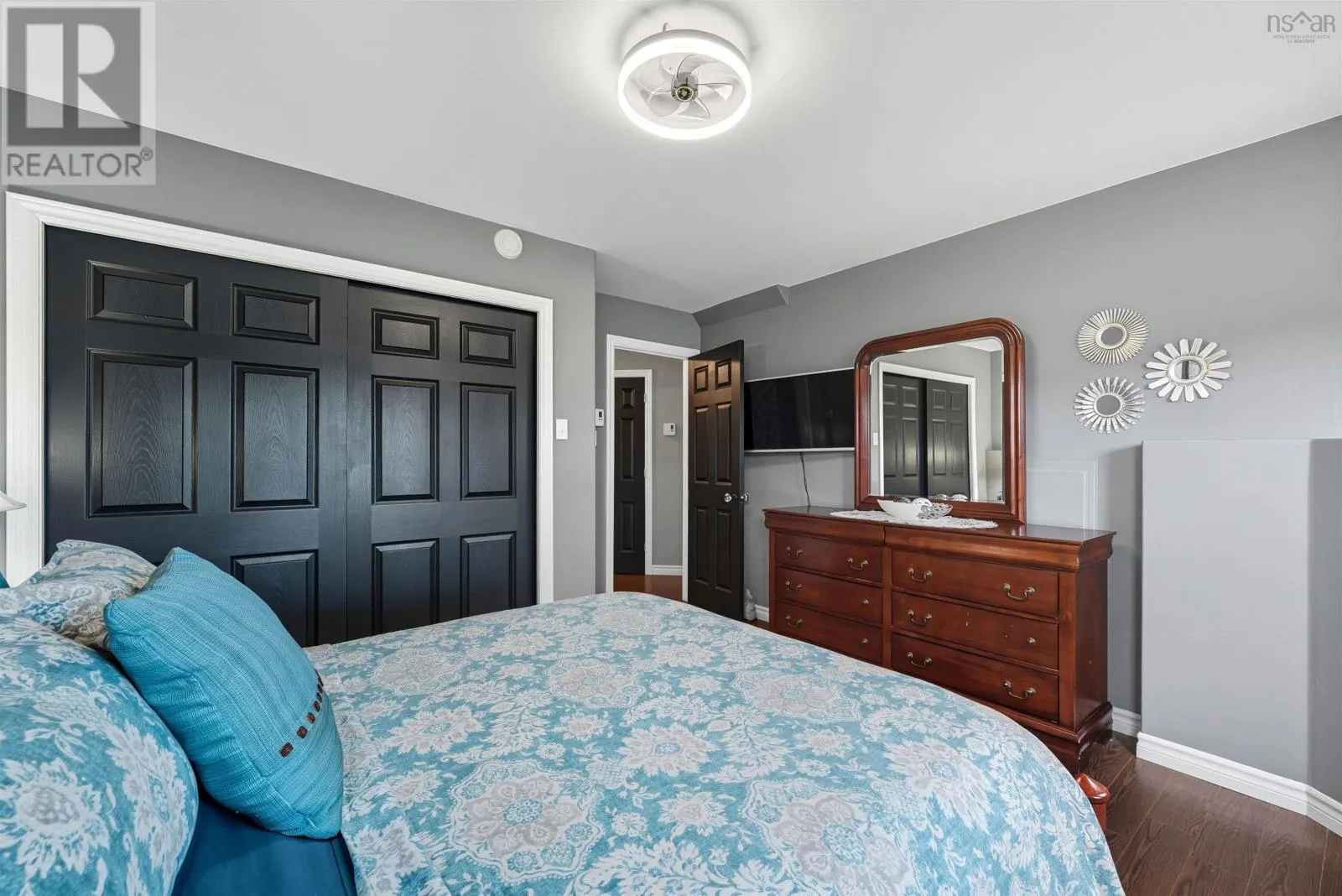 23 Jeep Crescent