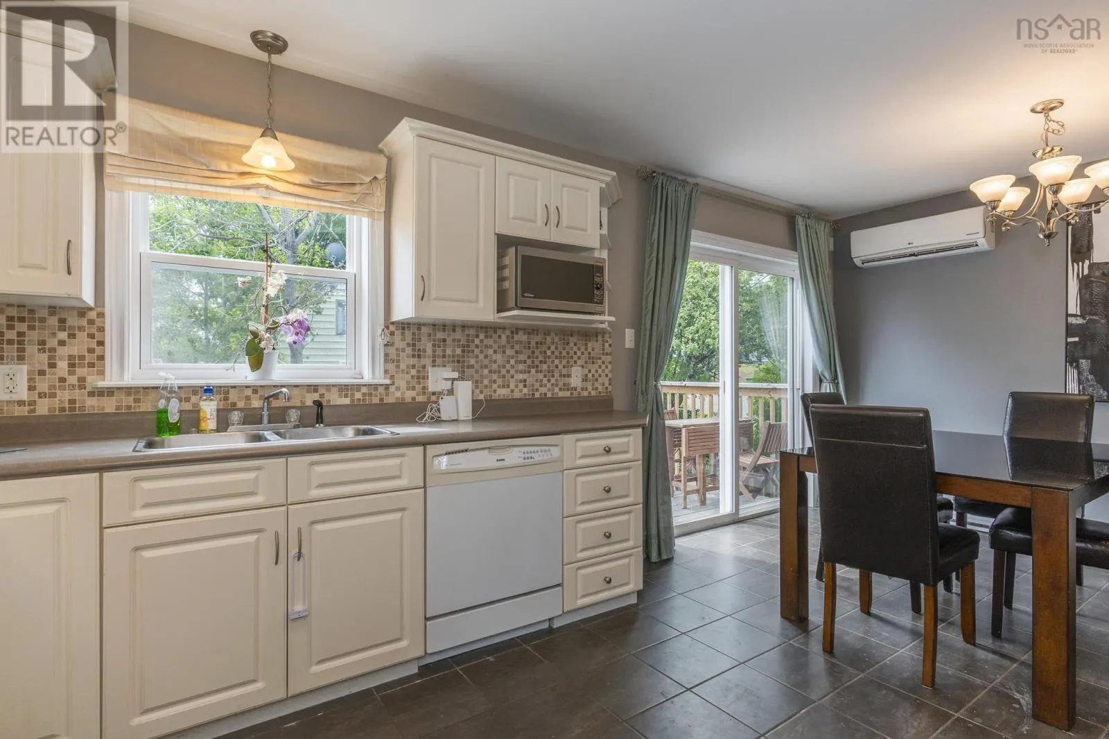 147 Governors Lake Drive