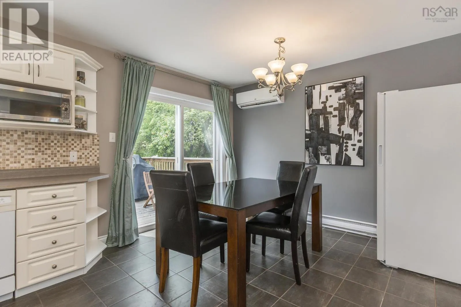 147 Governors Lake Drive