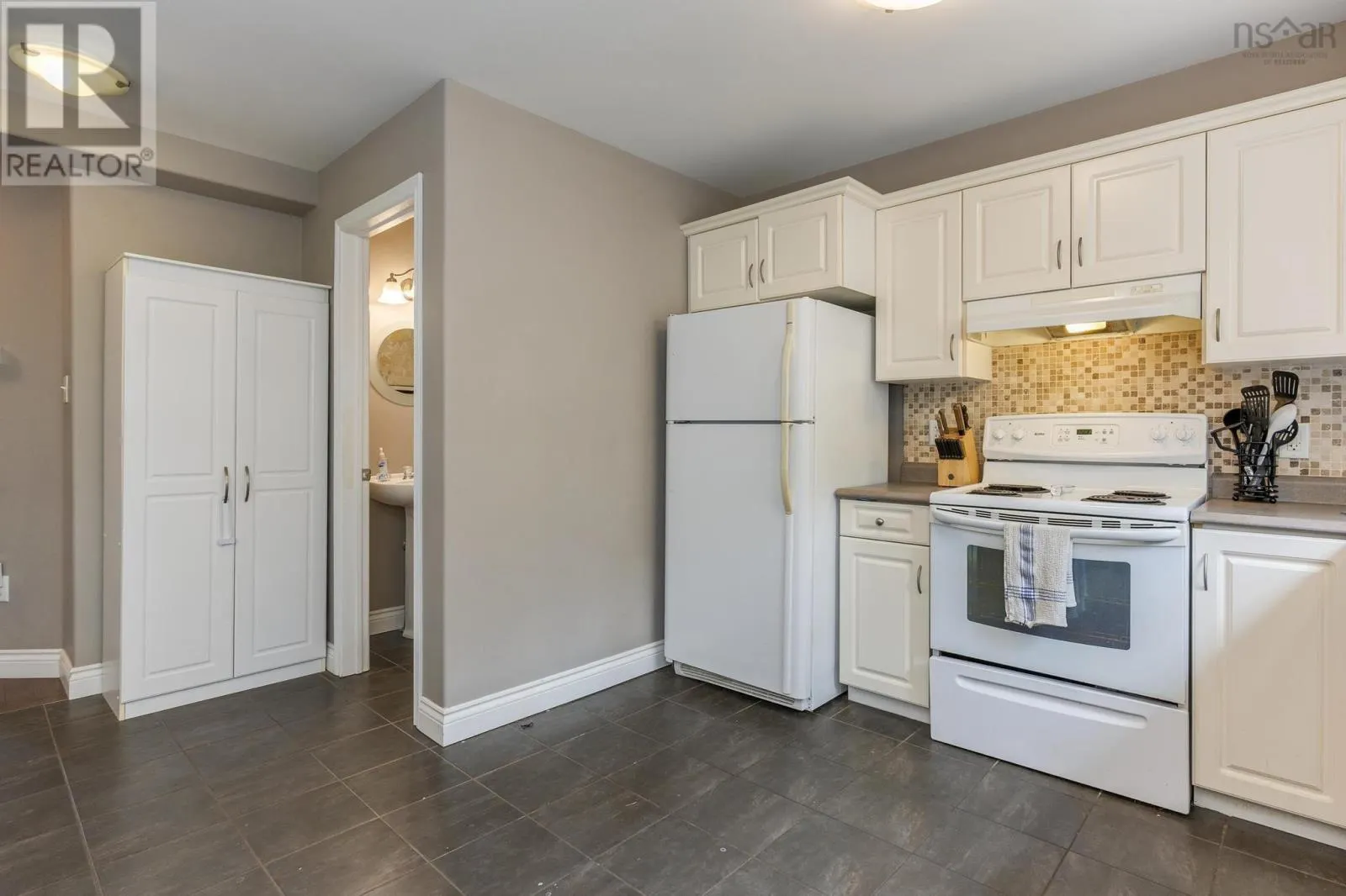 147 Governors Lake Drive