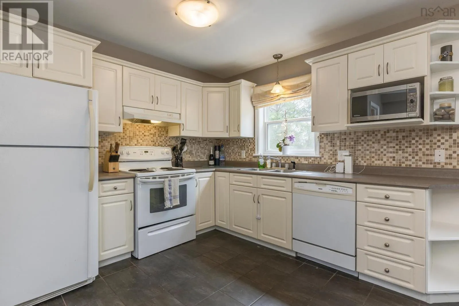 147 Governors Lake Drive