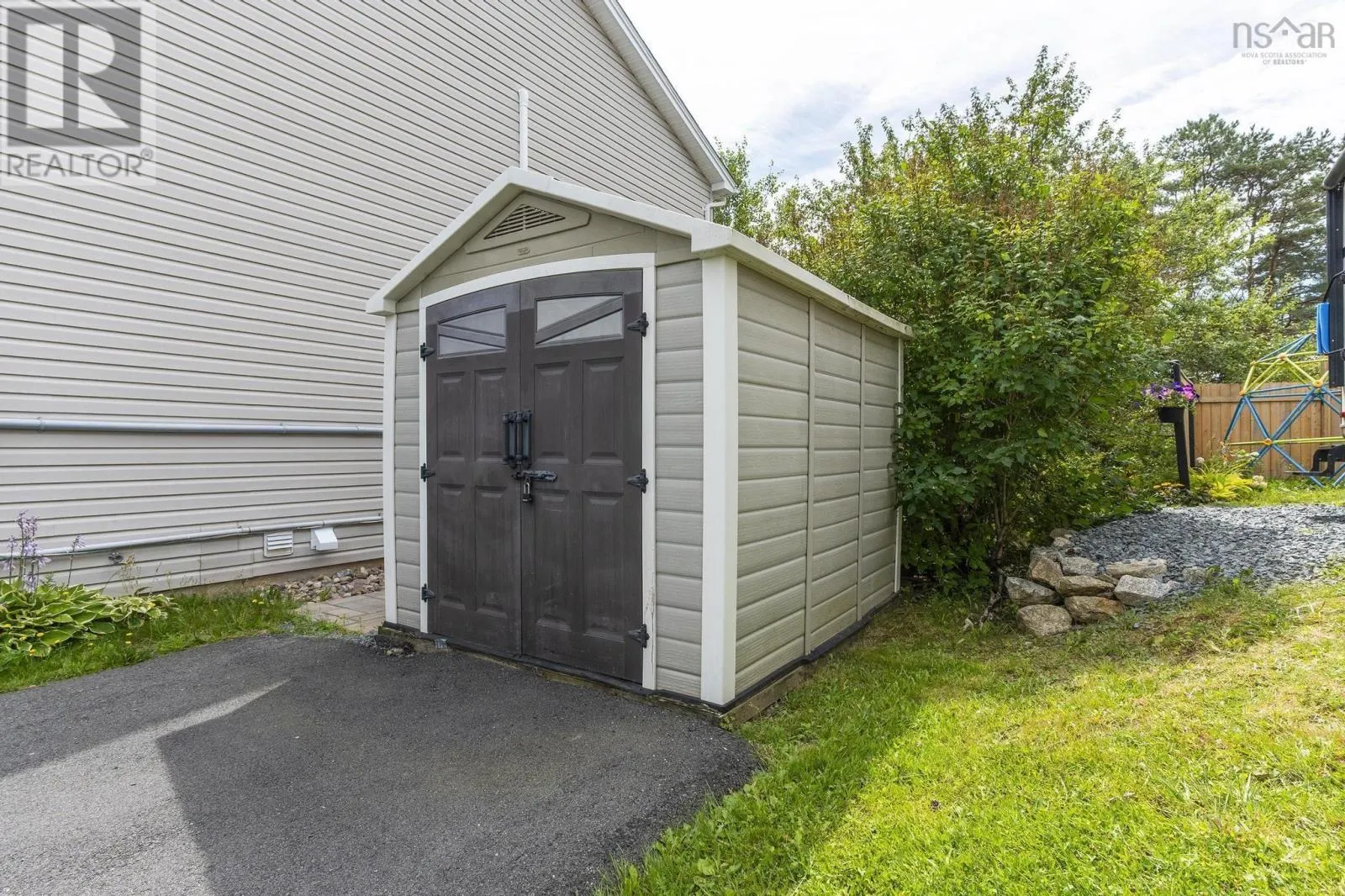 147 Governors Lake Drive