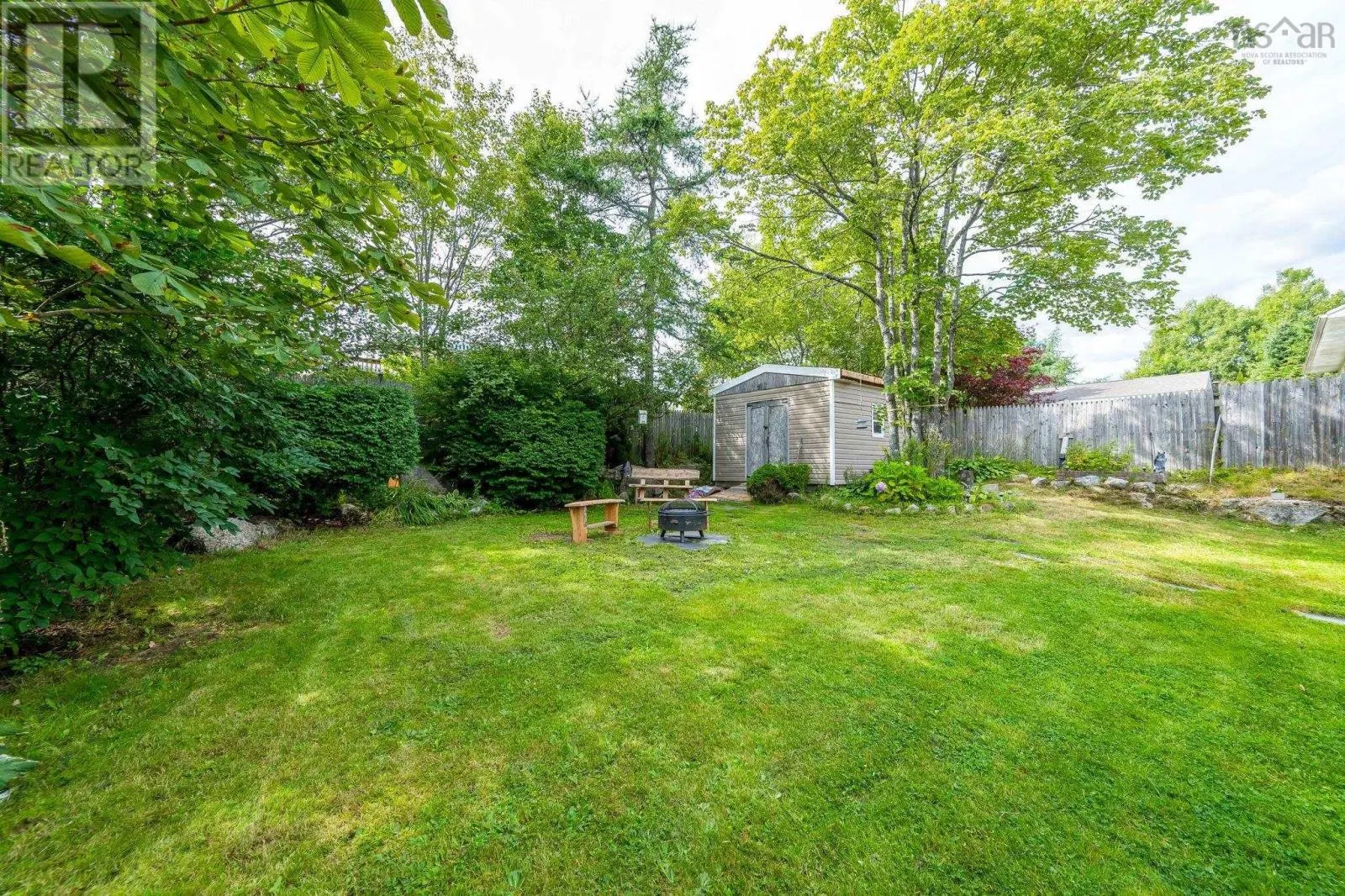 20 Lakeside Drive