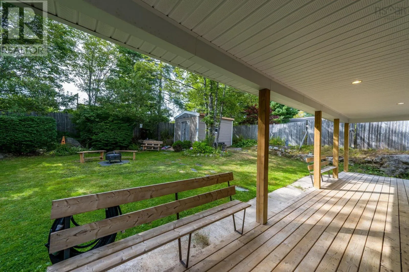 20 Lakeside Drive
