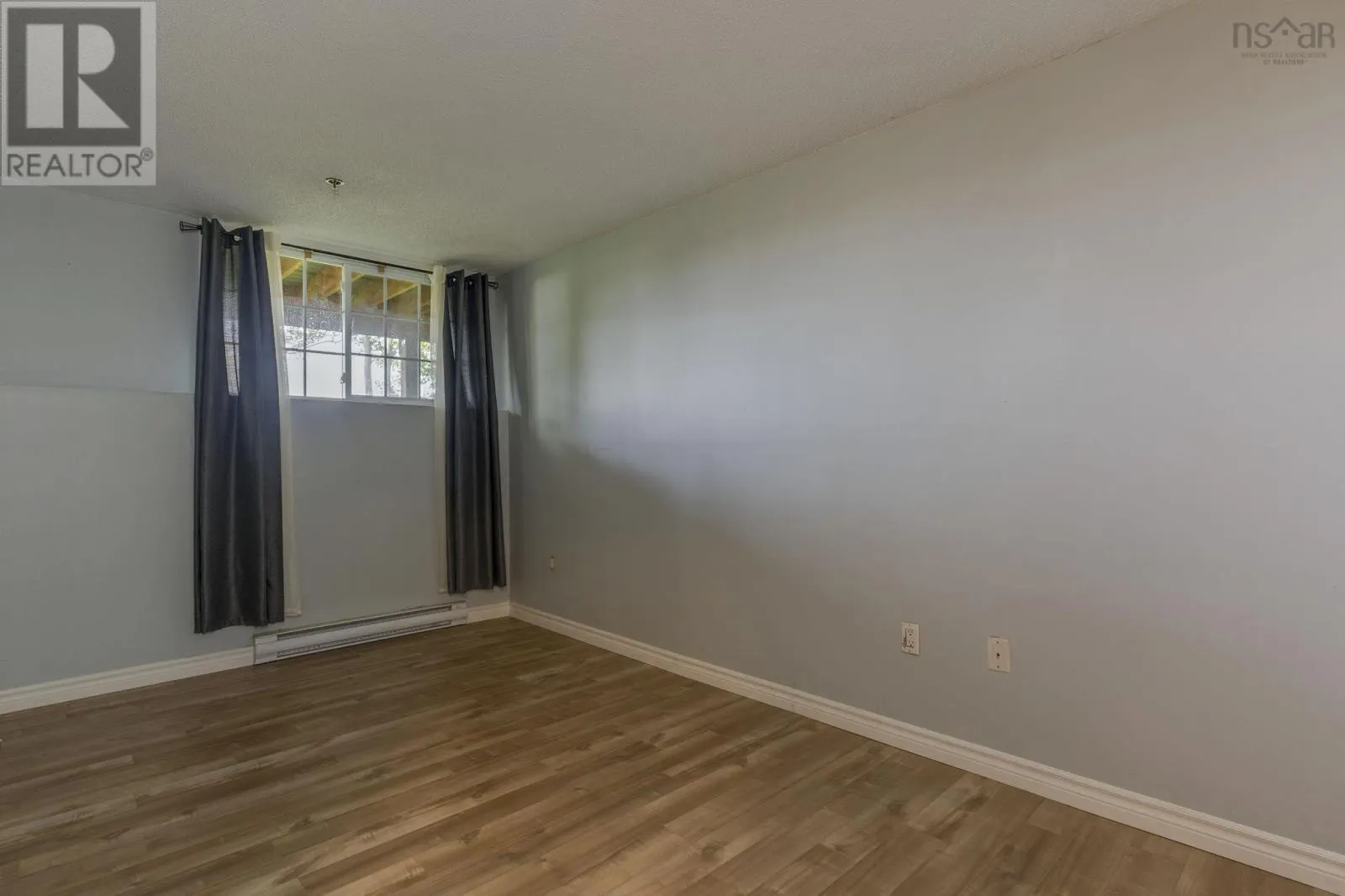 123 79 Collins Grove