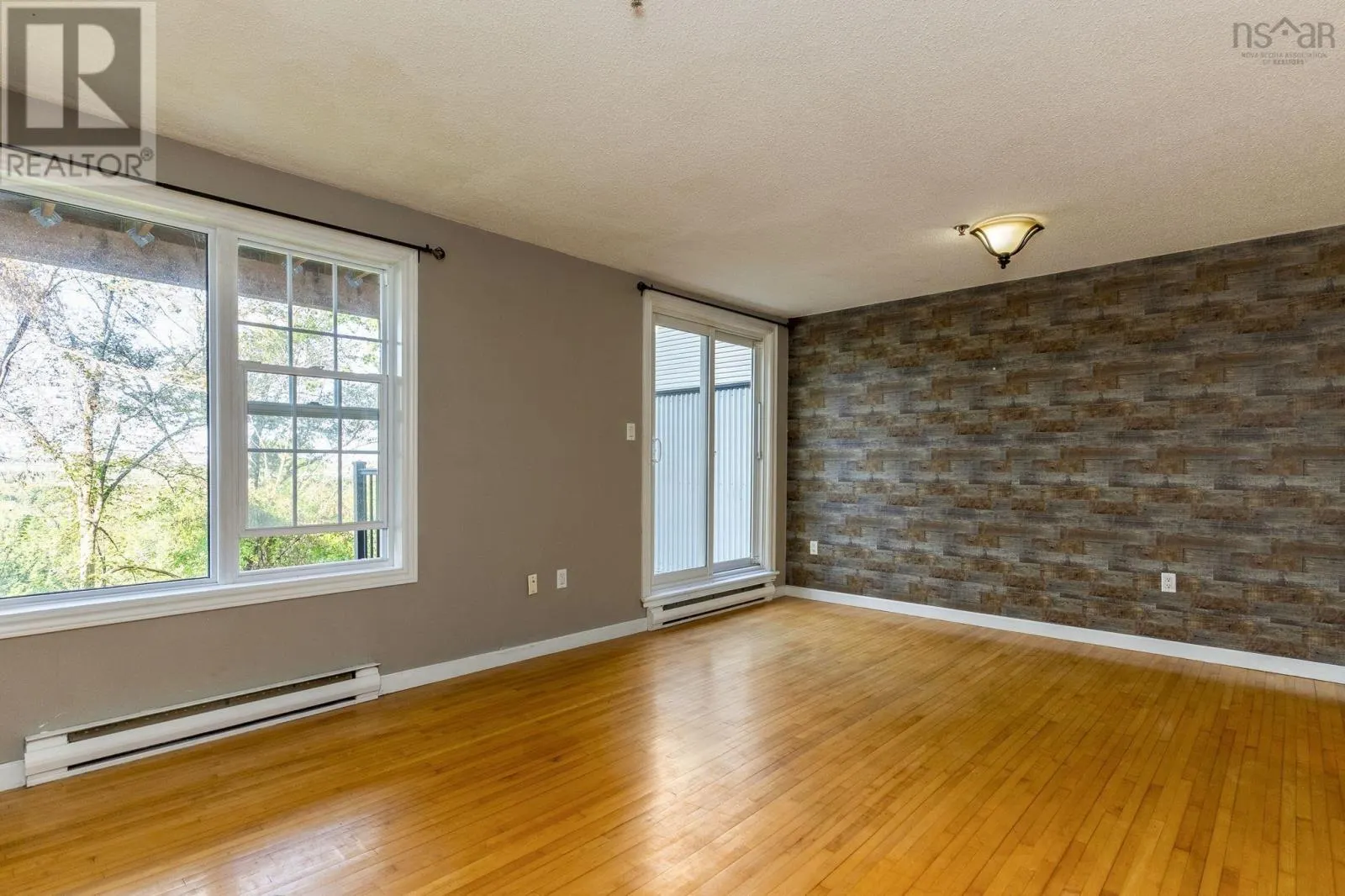 123 79 Collins Grove