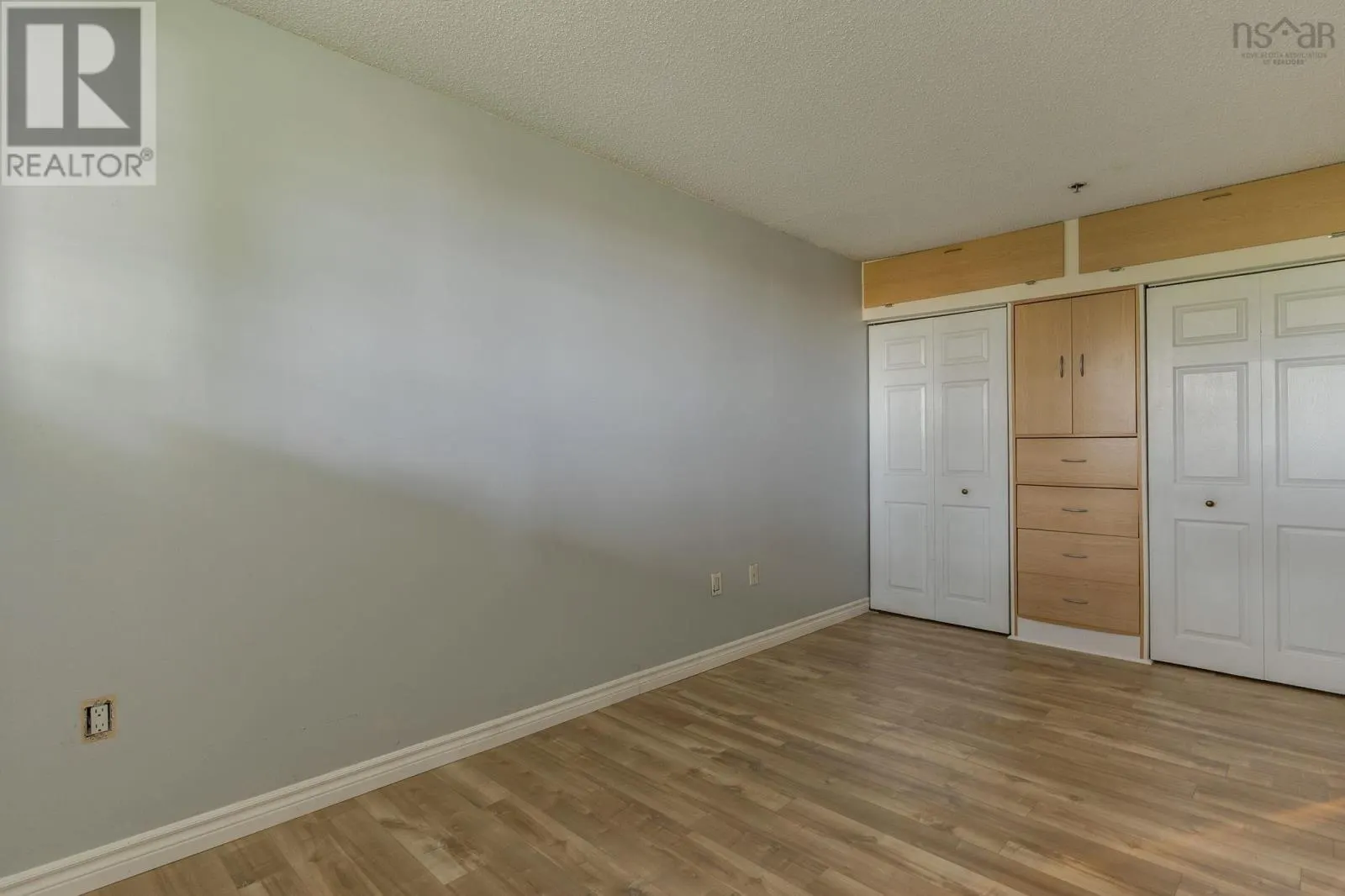 123 79 Collins Grove