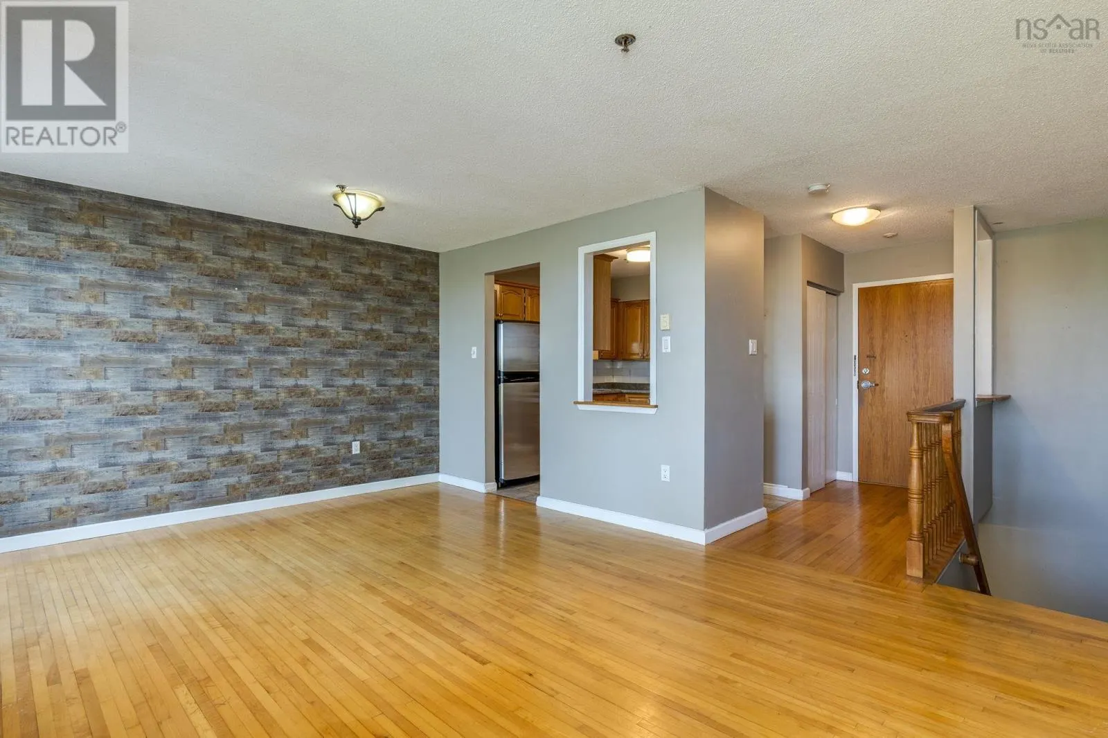 123 79 Collins Grove