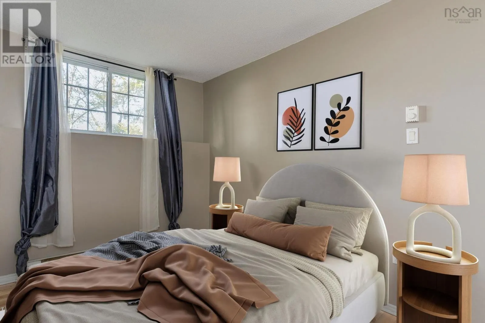 123 79 Collins Grove