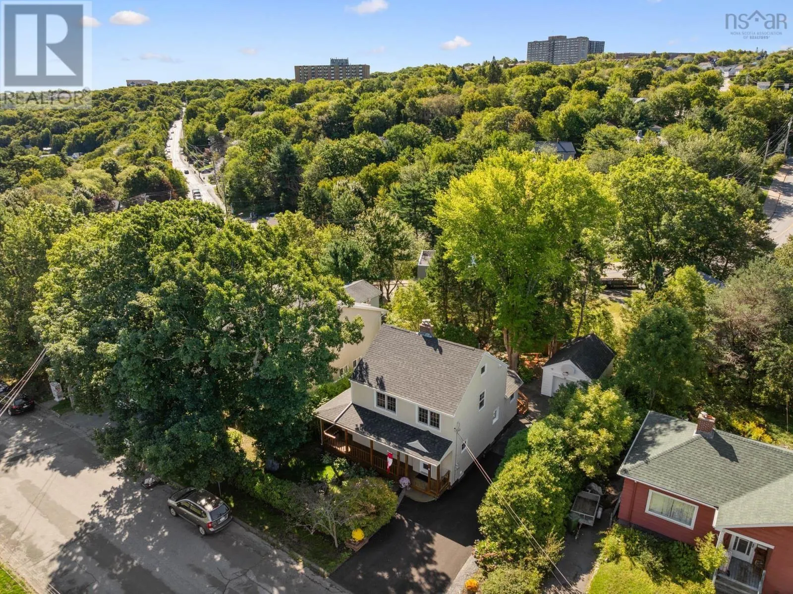 8 Lawnwood Avenue