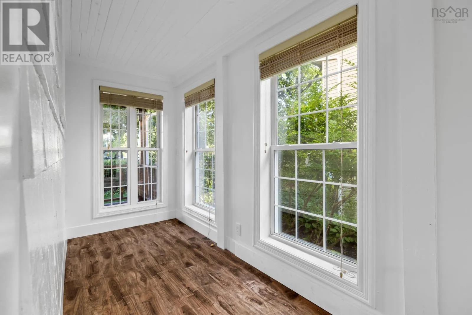 8 Lawnwood Avenue