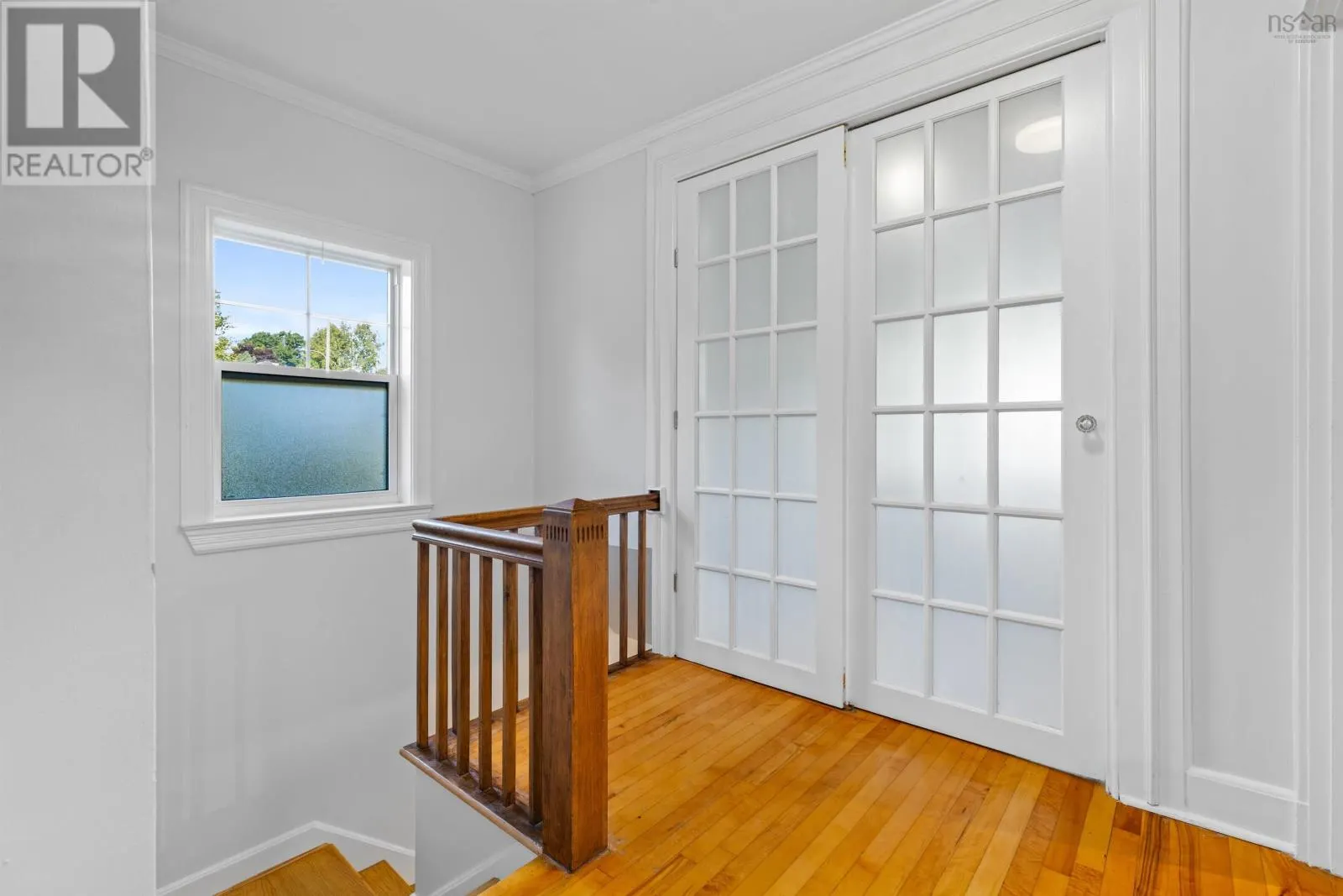 8 Lawnwood Avenue