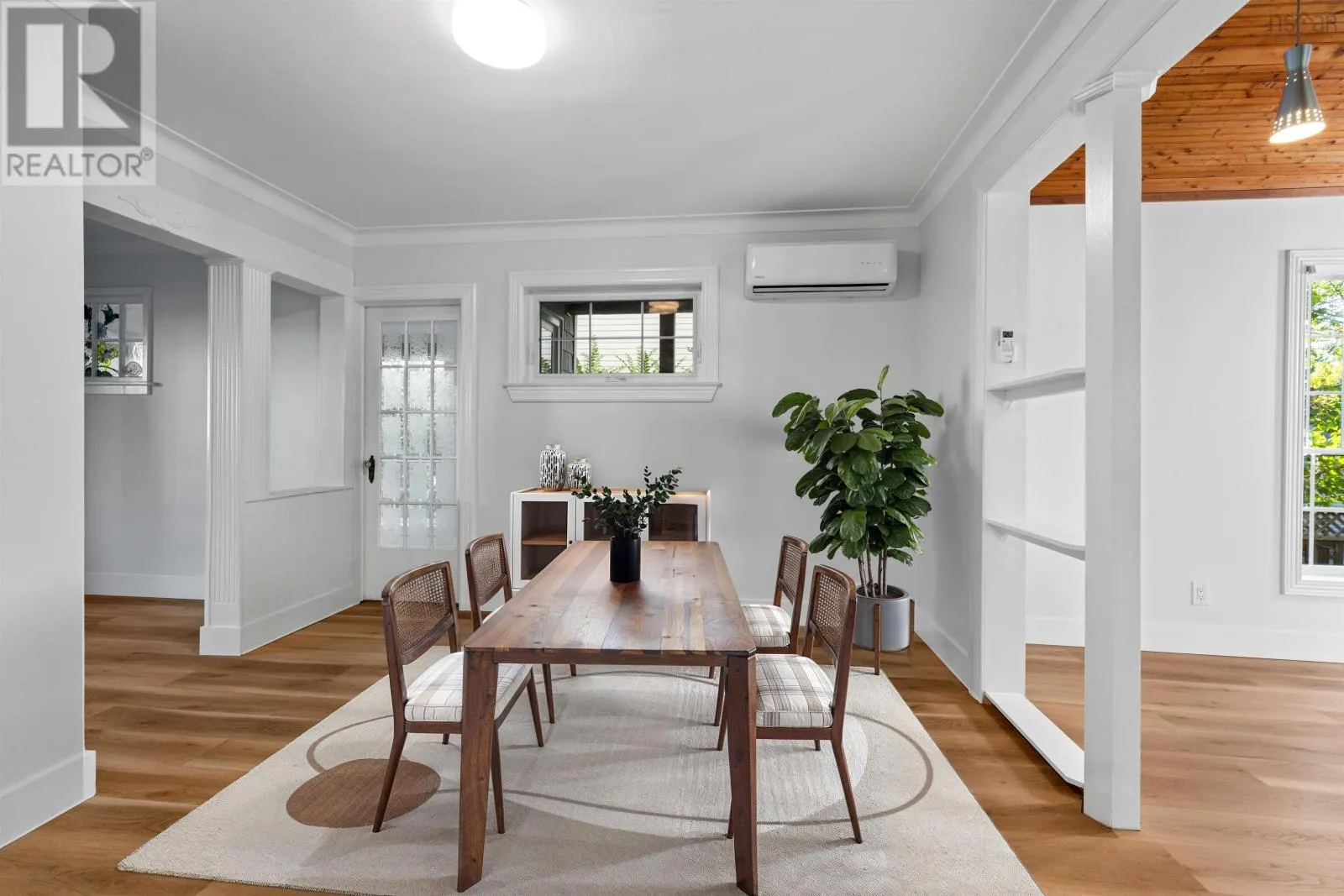 8 Lawnwood Avenue