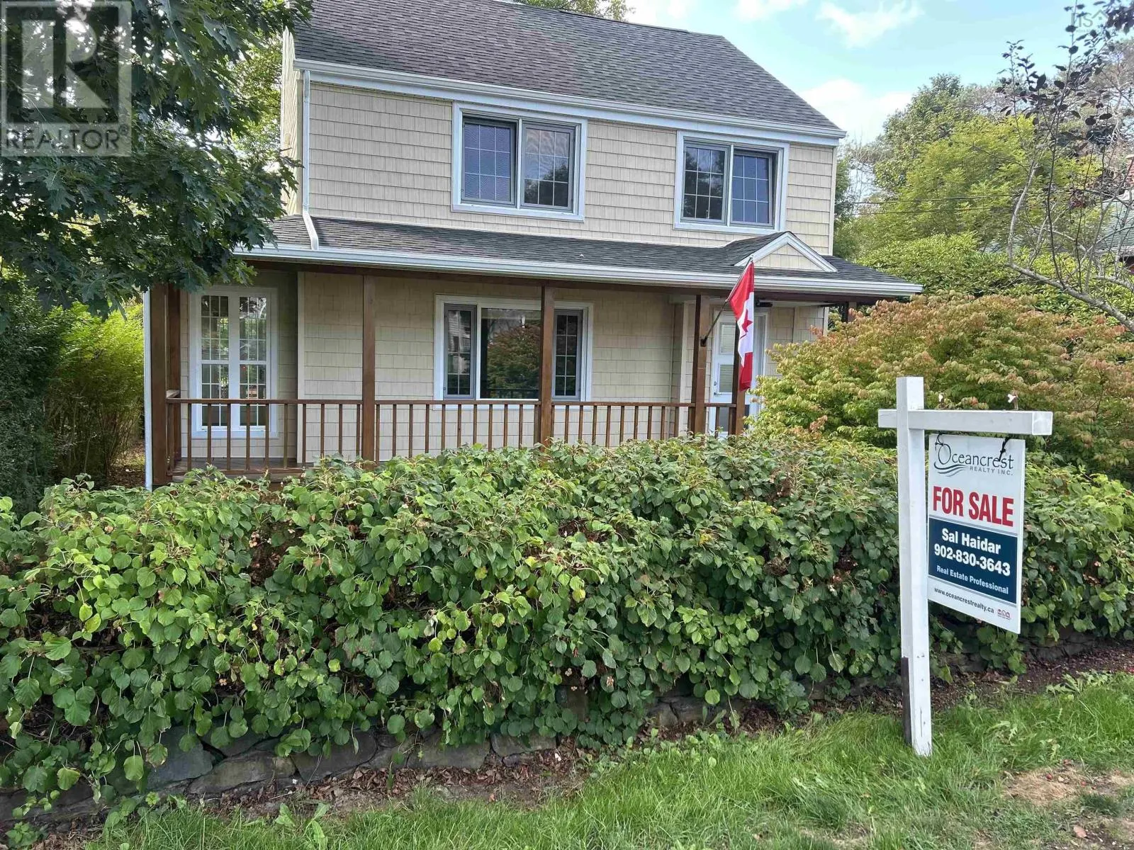 8 Lawnwood Avenue
