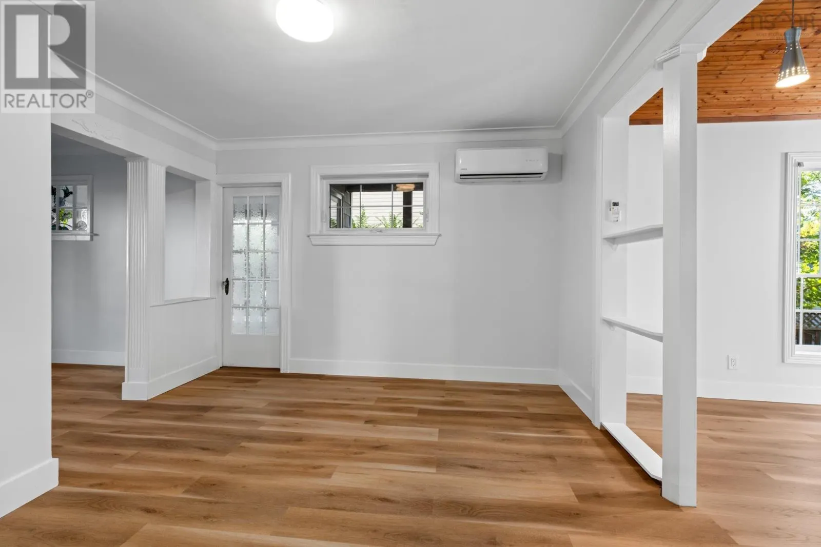 8 Lawnwood Avenue