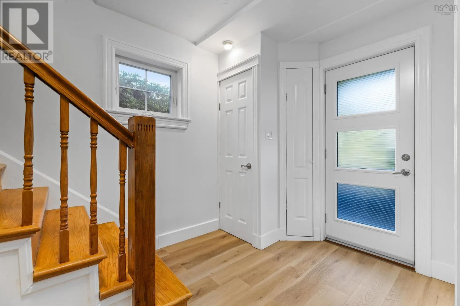 8 Lawnwood Avenue