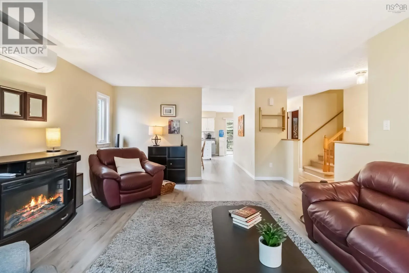 10 Crystal Drive