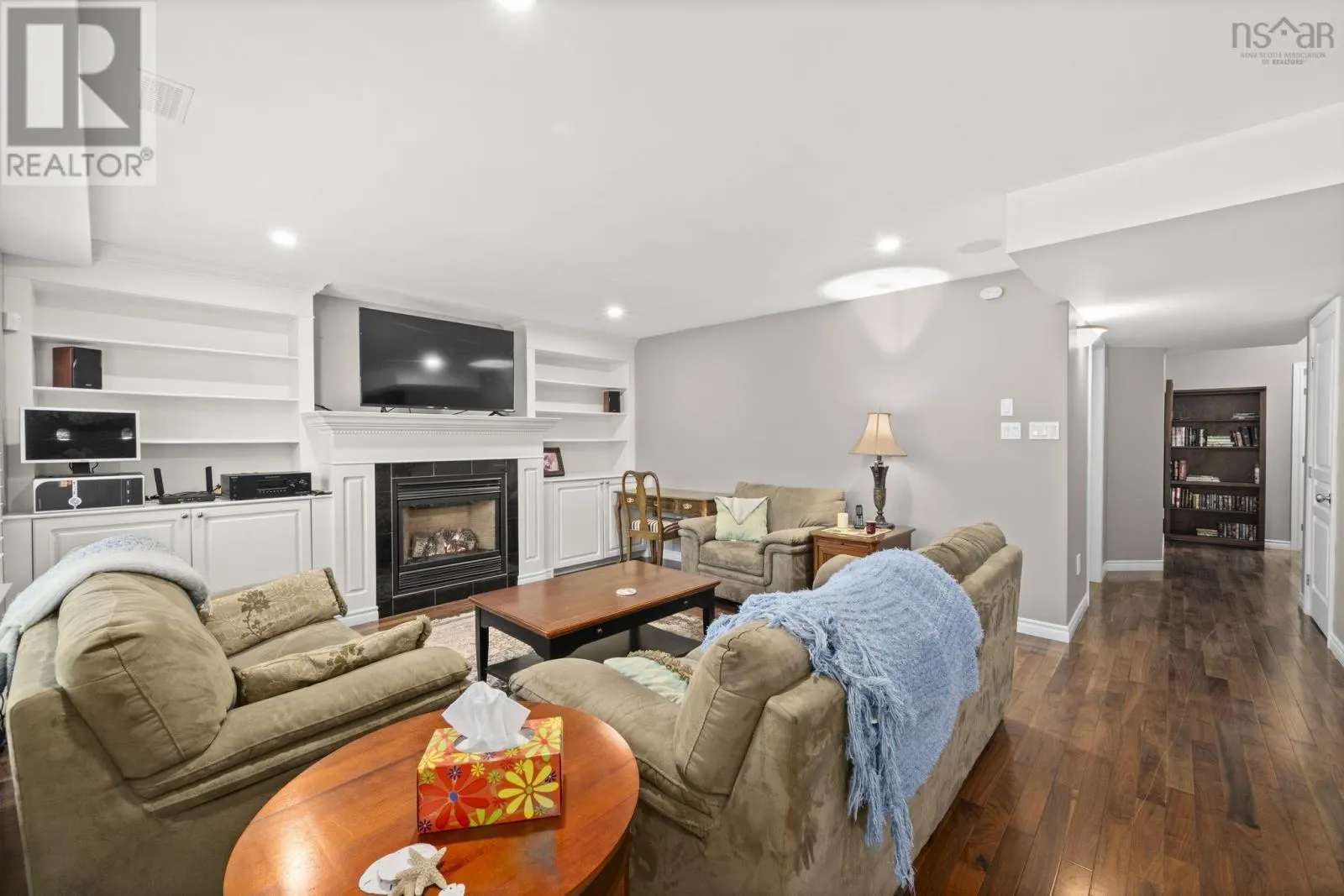 16 Vanier Way