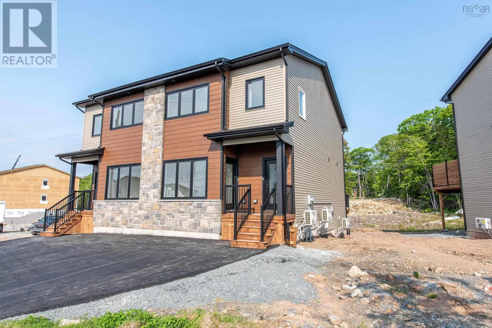 130 Colonial Crescent