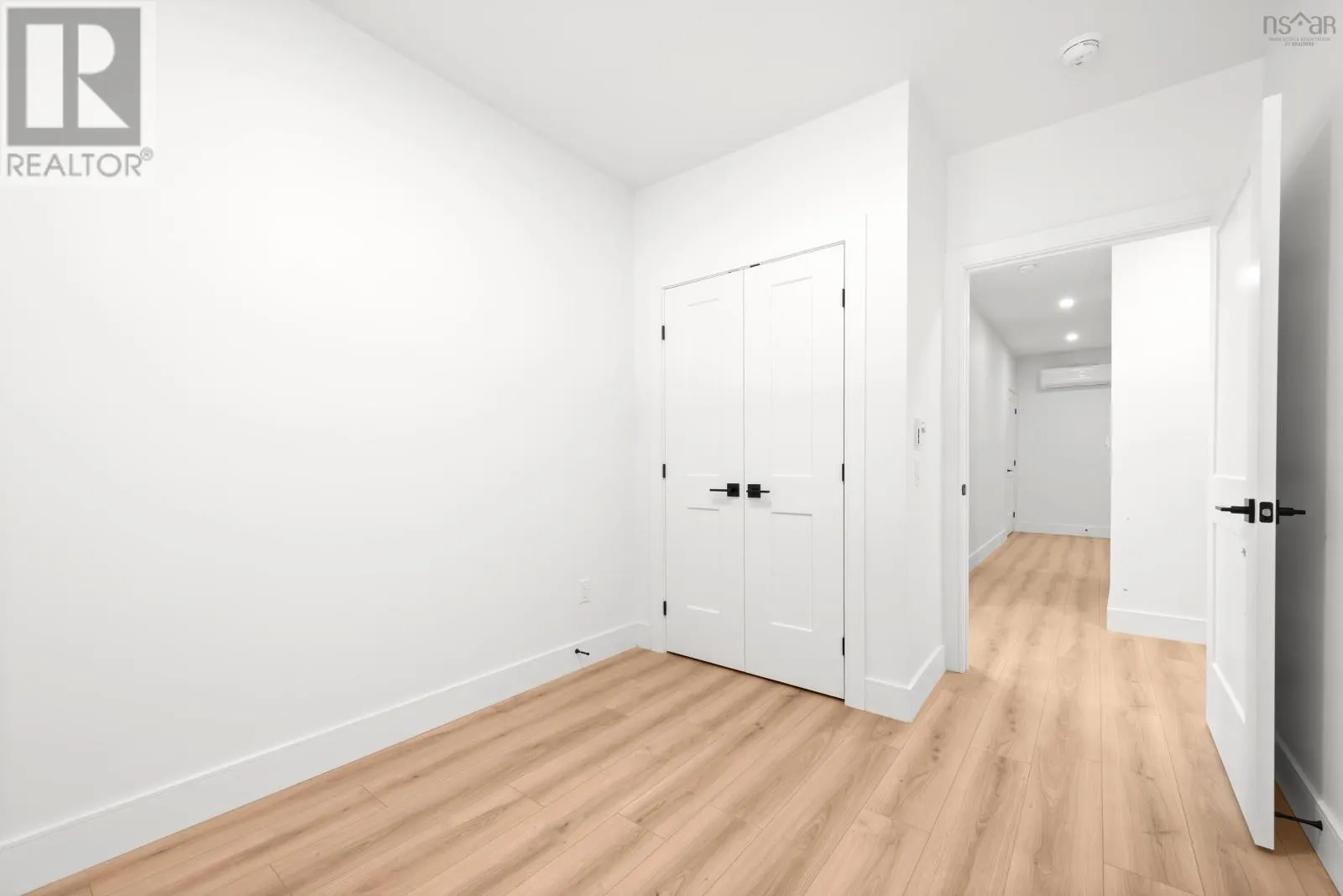 130 Colonial Crescent