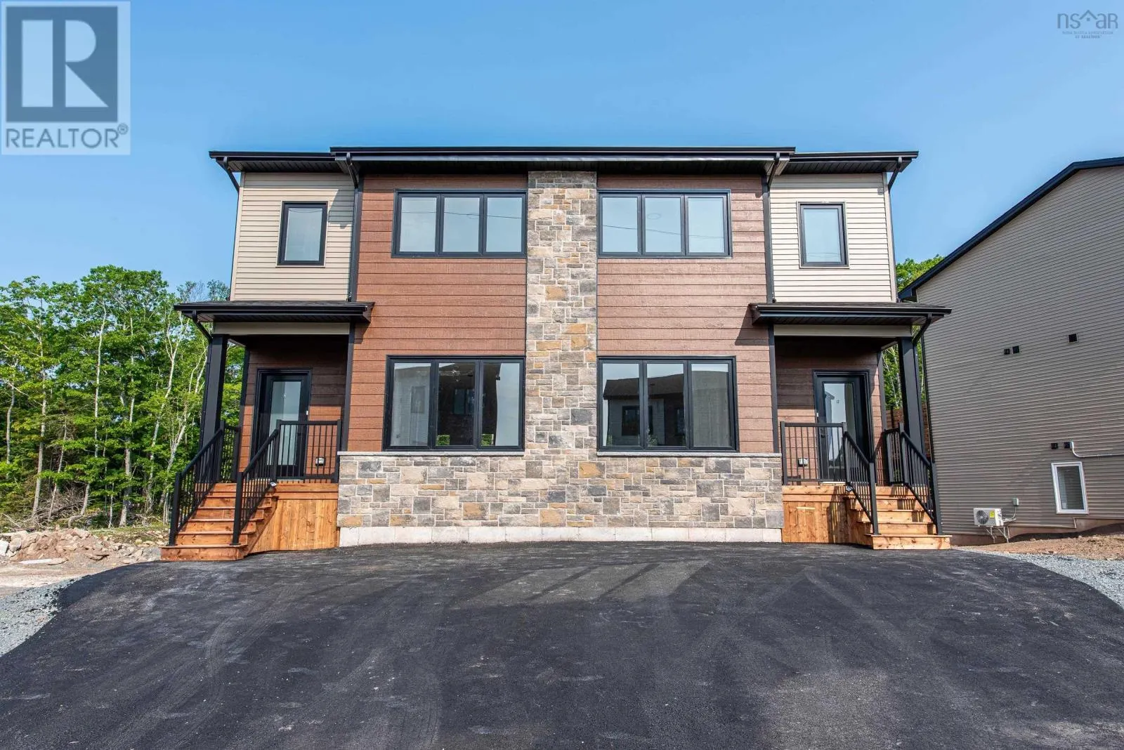 130 Colonial Crescent