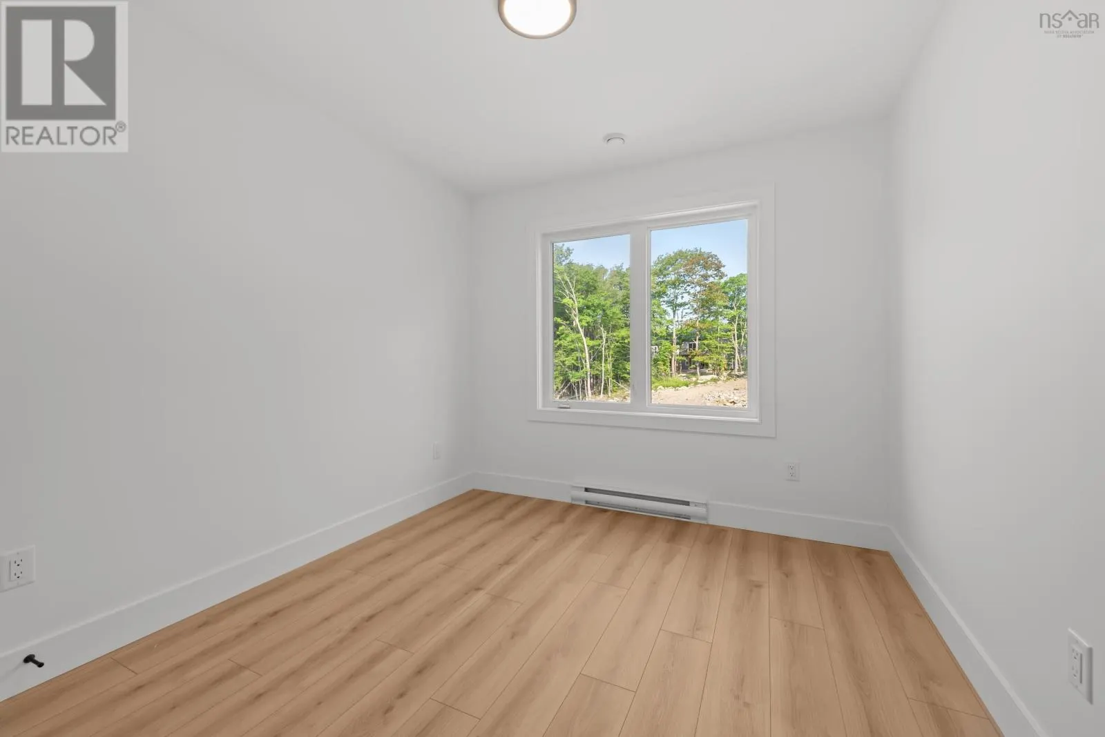 130 Colonial Crescent